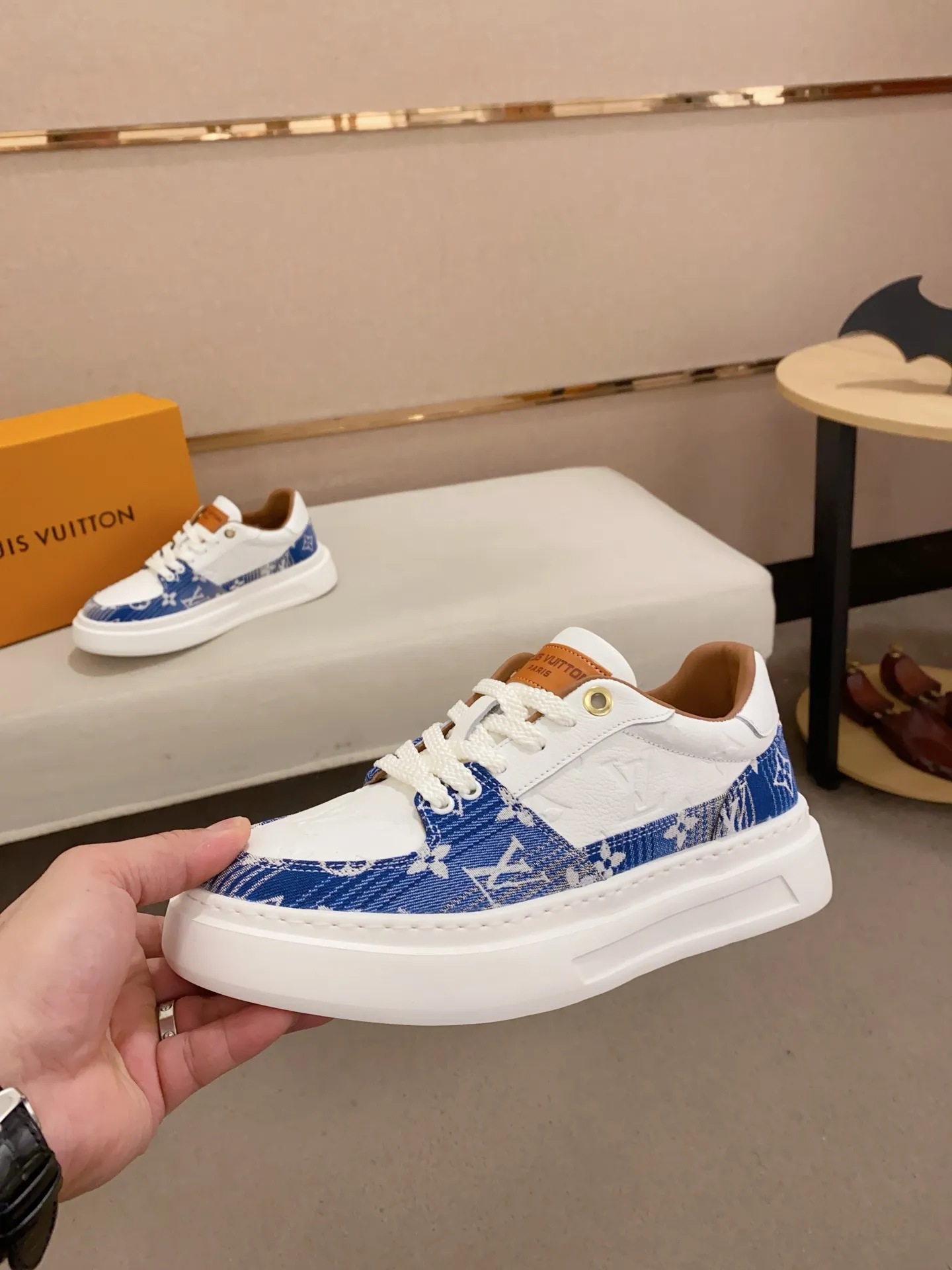 Factory price: 480💰🎉🎉LV~Louis Vuitton trendy men's shoes, new shipments, latest matching, same style as the official website, super high quality, best-selling season [strong][strong][strong]Selected first-layer cowhide, comfortable cowhide lining, original last, comfortable on the feet, wear-resistant rubber outsole, size: 38-44.